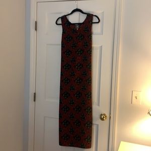 VInce Camuto ankle length dress with tie back and side slits. Fits up to size 12